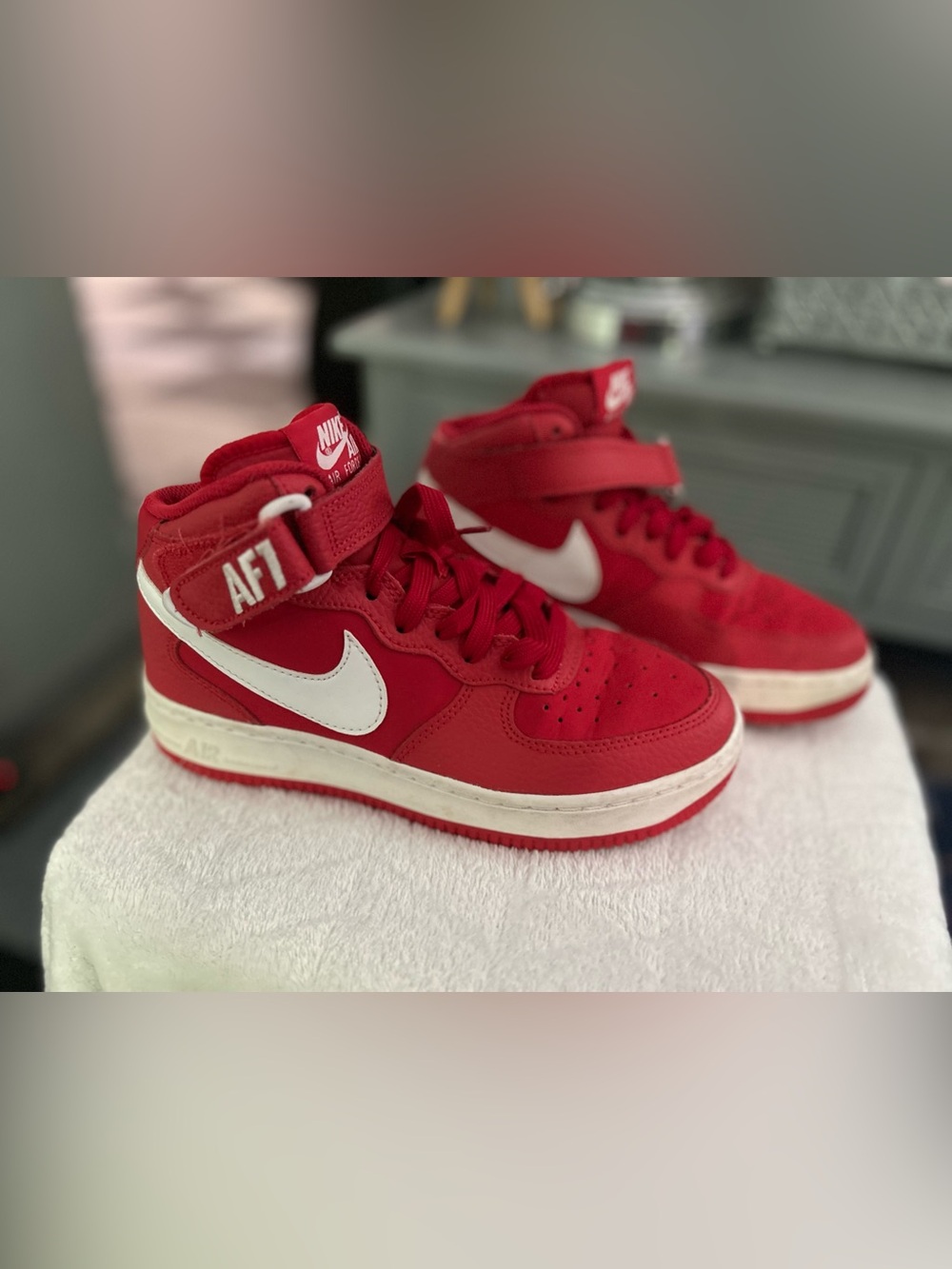 Nike Air Force 1 Mid - Red & White - Picture 1 of 2